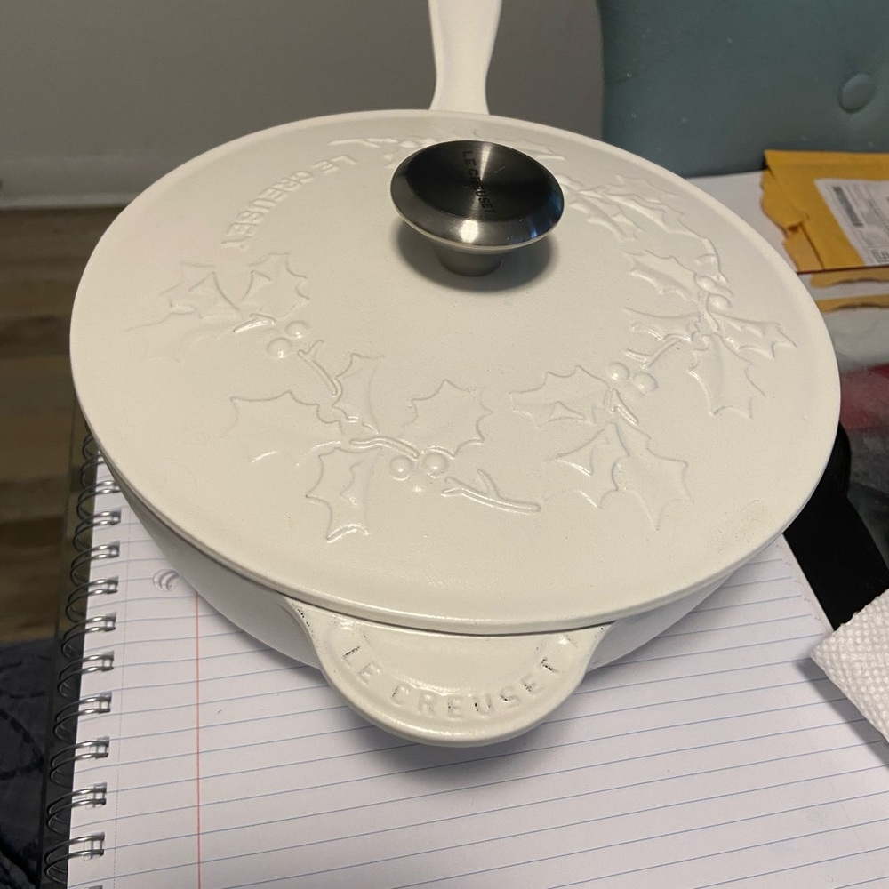 Le creuset Holliday collection saucier
